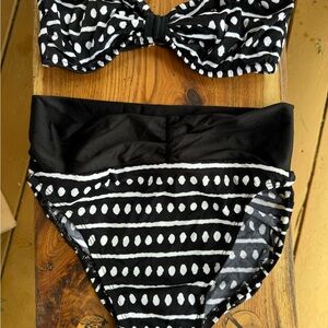 Oscar de la renta black and white polkadot bathing suit vintage 90s small